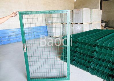 中国 ゲートの容易に取付けが付いている緑ポリ塩化ビニールによって溶接される金網の塀0.4 - 2.5mの高さ 販売のため