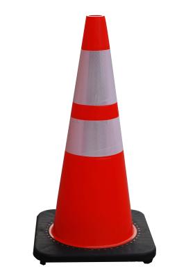 China 28inch Highway Safety PVC Road Cone with Black Base for sale