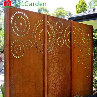 China 2mm Thick Laser Cut Metal Privacy Panels Freestanding Portable for sale