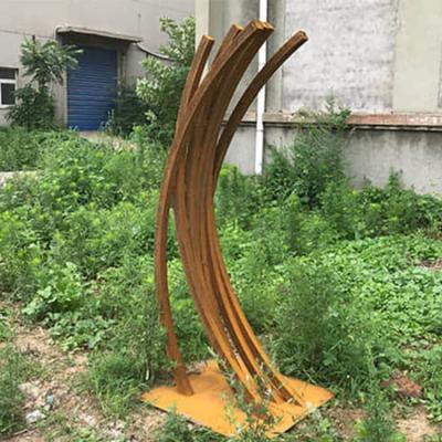 China escultura al aire libre de acero del metal de la escultura 2m m de los 6.5ft Corten para la yarda en venta