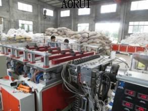 China PLC de la máquina del tablero de la espuma del PVC que controla para la cocina, cadena de producción del tablero del PVC en venta