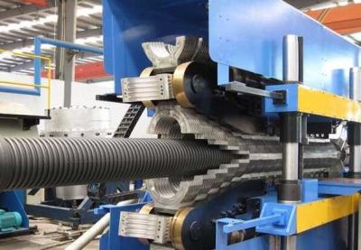 Chine Machine ondulée d'extrusion de tuyau de pe, machine en plastique à haute production de tuyau à vendre