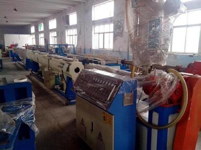 Chine Chaîne de production en plastique de tuyau de PERT de l'eau chaude PPR avec le certificat de la CE ISO9001 à vendre