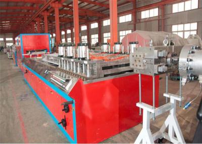 China Cadena de producción del perfil del hueco de los PP PE máquina plástica de madera de la protuberancia del perfil del PVC de WPC en venta