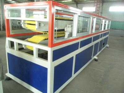 China Linha de produção do perfil do PVC WPC para o painel isolante sadio à venda