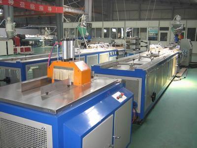 China WPC Floor Profile Extrusion Line , Pallet Plastic Profile Machine for sale