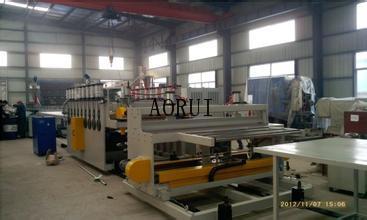 China PVC Skinning Foamed Board Machine Safe Decorative for Bath Cabinet for sale