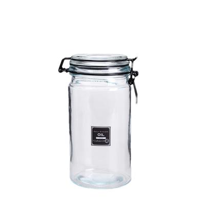 China 1L recipientes vazios de temperos frascos de vidro de cozinha transparentes com tampa preta à venda