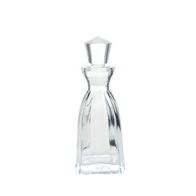 China 100ML Glass Diffuser Bottles Refillable Glass Perfume Vials With Plastic Stopper for sale