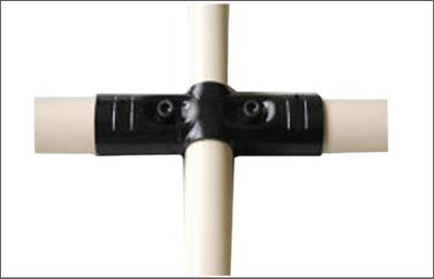 中国 Pipe Rack System Vertical Pipe Cross Connector Black Coated Metal Pipe Connectors 販売のため