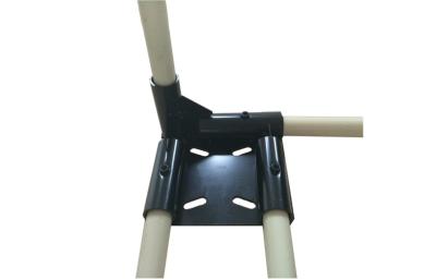 China Colocaciones resistentes del estante de tubo para el tubo del ABS y la rueda revestidos de conexión del echador en venta