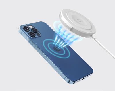 China Overcurrent 3 In 1 Apple Charging Station , Magnetic Fast Wireless Charging Pad for sale
