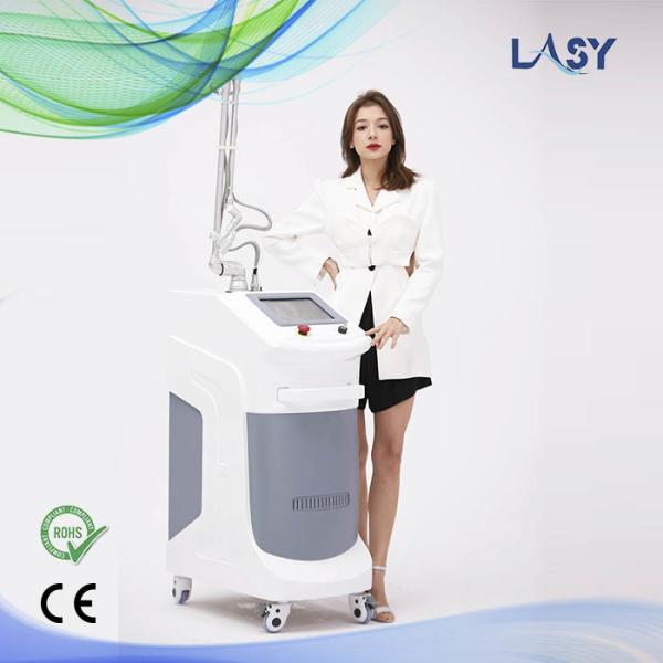Quality RF Salon Fractional CO2 Laser Beauty Machine , 10600nm Dermatology CO2 Laser for sale