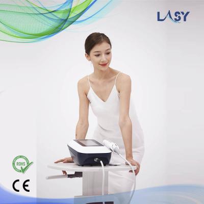 China Skin Resurfacing RF Microneedle Machine Commercial 2MHz en venta