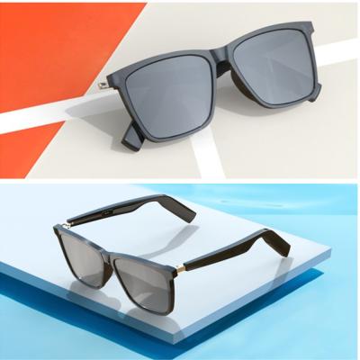 China Auriculares sem fio do esporte dos vidros espertos exteriores novos de Bluetooth dos óculos de sol de Bluetooth 5,0 com os anti óculos de sol azuis do microfone à venda