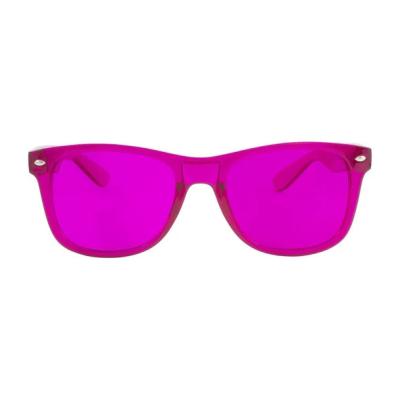 中国 人の女性のサングラスによって着色されたレンズUv400のための色のサングラスはサングラスを分極した 販売のため