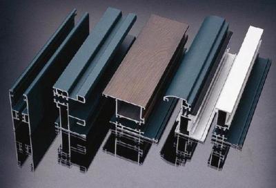 China Pulverice los perfiles de aluminio pintados de la protuberancia, ventana de Aluinum/perfil de la puerta en venta