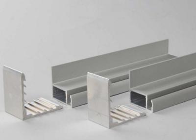 China Quadro de alumínio anodizado prateado 6063 do painel solar/6061 com corte/perfuração à venda
