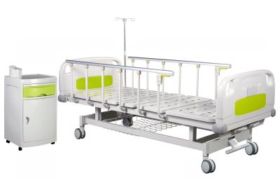 China Central Brakes 50 Degrees Manual Crank Hospital Bed for sale