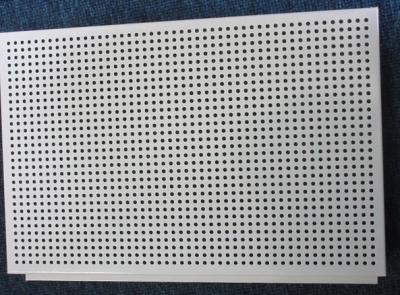 China Agujeros redondos perforados de alta resistencia del metal de la placa de aluminio para la decoración de la pared en venta