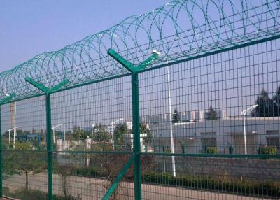 中国 ISO9001 2.5m高いポリ塩化ビニールは溶接された金網Yのポストの空港の保安の塀に塗った 販売のため