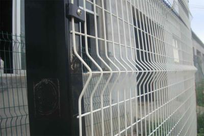 China 1500mm Height 5mm Wire Metal Mesh Fences Triangle Bending Pvc Coated for sale
