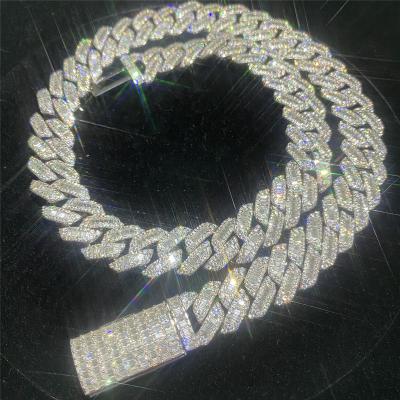 China Bling Diamond Cuban Link Necklace Square 15mm congelou para fora da colar cubana do elo de corrente à venda