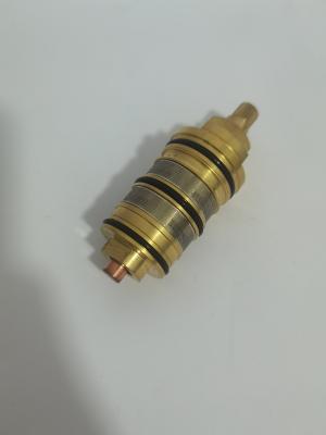China Cartucho de cobre amarillo del flujo de los ciclos de la válvula de mezcla termostática de Chrome del ABS 500000 en venta