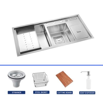 China Silver Handmade Kitchen Sink With Undermount OEM Exterior Dimensions en venta