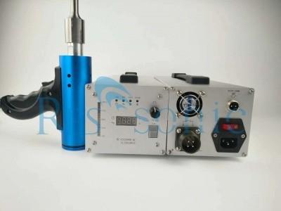 Chine Soudeur ultrasonique portatif Hand Gun, soudage par points ultrasonique de Machine For Auto de soudeuse à vendre
