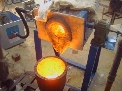 中国 25KW 誘導アルミニウム青銅のための溶ける装置の誘導加熱システム 販売のため
