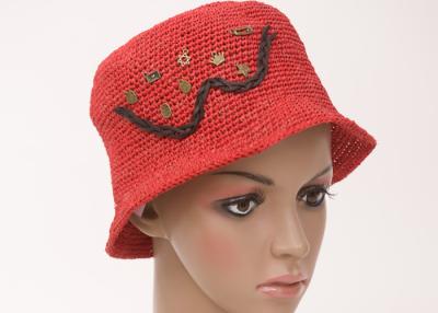 中国 3cm の短い縁の Raffia の子供の日曜日の帽子、余暇のための赤いかぎ針編みの子供の帽子 販売のため