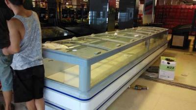 China Cor branca do congelador grande da ilha do supermercado da loja R404a com vidro da curva à venda