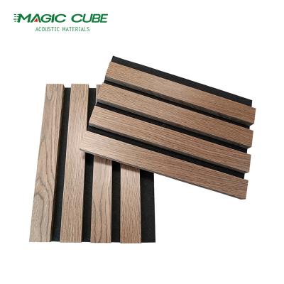 中国 MDF スラット製 木製 壁パネル アコースティック 装飾用 木製 壁 スラット 販売のため