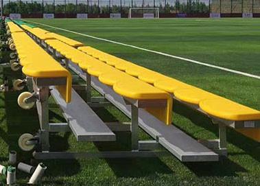 China Color al aire libre portátil de Seat de los blanqueadores de aluminio ligeros del estadio opcional en venta