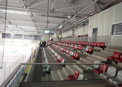 China la anchura de 420m m Seat fijó el cubo Seat del estadio con el color modificado para requisitos particulares para la pista de hockey sobre hielo en venta