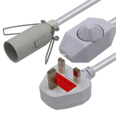 Chine Porteur de lampe à sel E27 câble électrique avec 6 pieds H03VVH2-F 0.75mm/2C UK 3 pin Plug à vendre