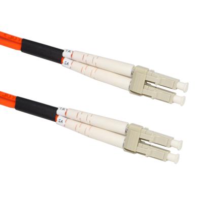 China 2 conductores Cable de parche de fibra óptica blindado con conectores APC/UPC en venta