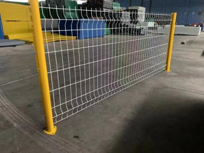 China Customized 3D Curved Welded Wire Mesh Fence Home / Outdoor V Mesh Security Fencing for sale