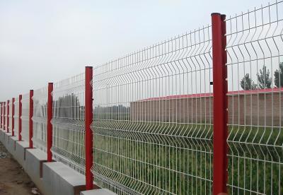 China Triangle Bends PVC Coated Farm And Garden Fencing V Mesh Steel Wire Mesh Fence for sale