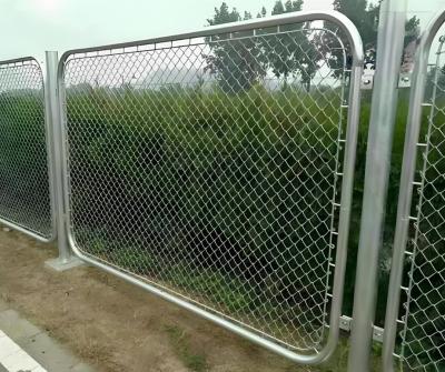 China Electric Galvanized Iron Chain Link Fencing Metal Mesh Fence 8ft High for sale