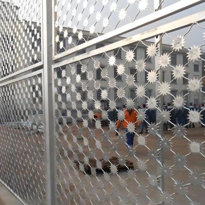 China Cercas de malha galvanizadas de arame metálico de alta segurança Cercas de prisão 2,5m à venda