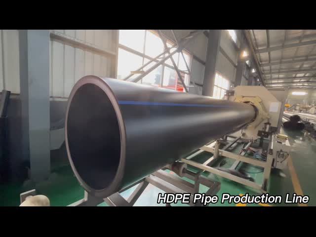 Come into the factory and take a look at the PE pipe production line