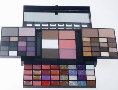 Chine Marque de distributeur toute dans une couleur du kit 74 de maquillage avec la palette en plastique à vendre