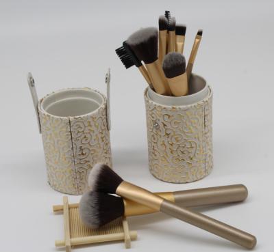 China Women'S Flat Natural Hair Makeup Brushes Set With Cylinder , Gold Color for sale