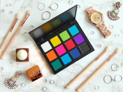Chine Colorant imperméable de maquillage de 12 couleurs de palette minérale de fard à paupières haut sans logo à vendre