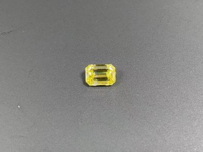 China HPHT 1ct Creado en laboratorio Diamantes amarillos Corte esmeralda Claridad VVS Certificado IGI en venta