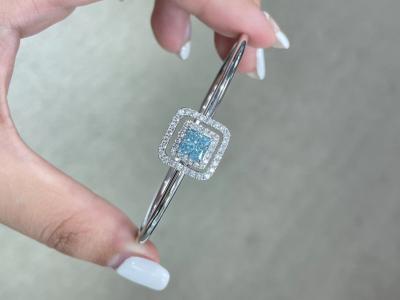 Chine Diamant synthétique bleu cultivé en laboratoire certifié IGI 1.2CT Princess Cut 18k Bracelet en or blanc à vendre