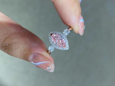 China Marquise Modified Brilliant Cut Fancy Light Pink 0.95ct CVD Lab Grown Diamond 18k White Gold Engagement Ring en venta