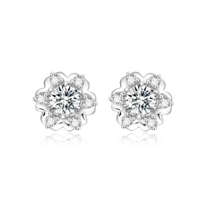 China Nieuwe bloemenontwerp 18k Lab gegroeide diamanten oorbellen Juwelen voor vrouwen NGTC Gecertificeerd Ronde vorm diamant oorbellen Te koop